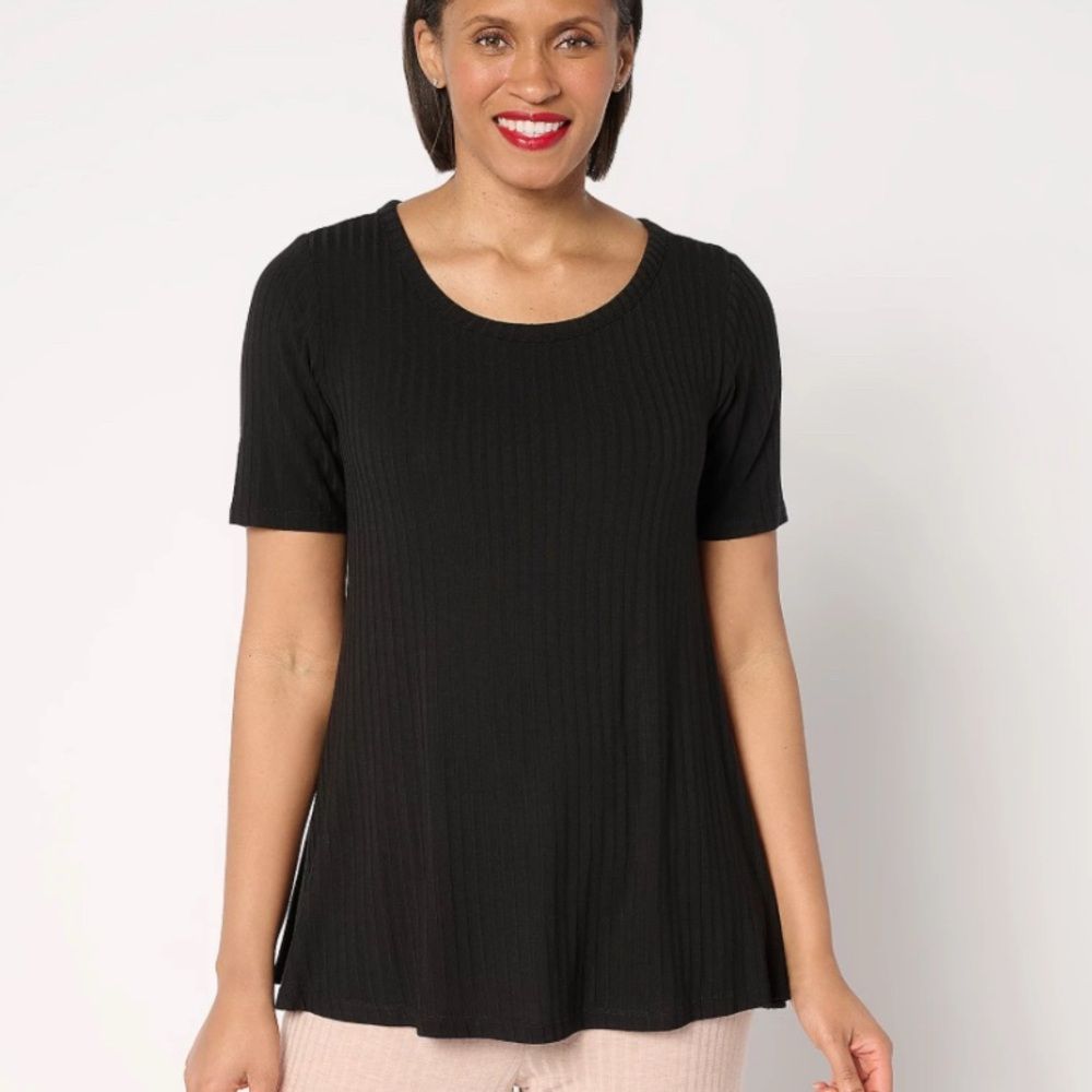 Modern Soul Radiant Rib Short Sleeve Swing Top With Support System